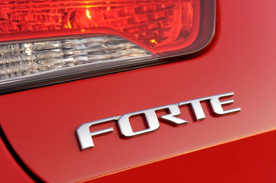  Kia Forte Koup 2009 года  (фото 121 из 169)